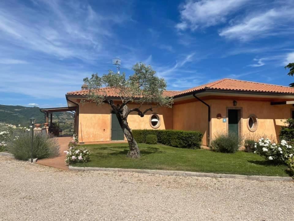 La Posta Di Bacco Gualdo Cattaneo Exterior foto